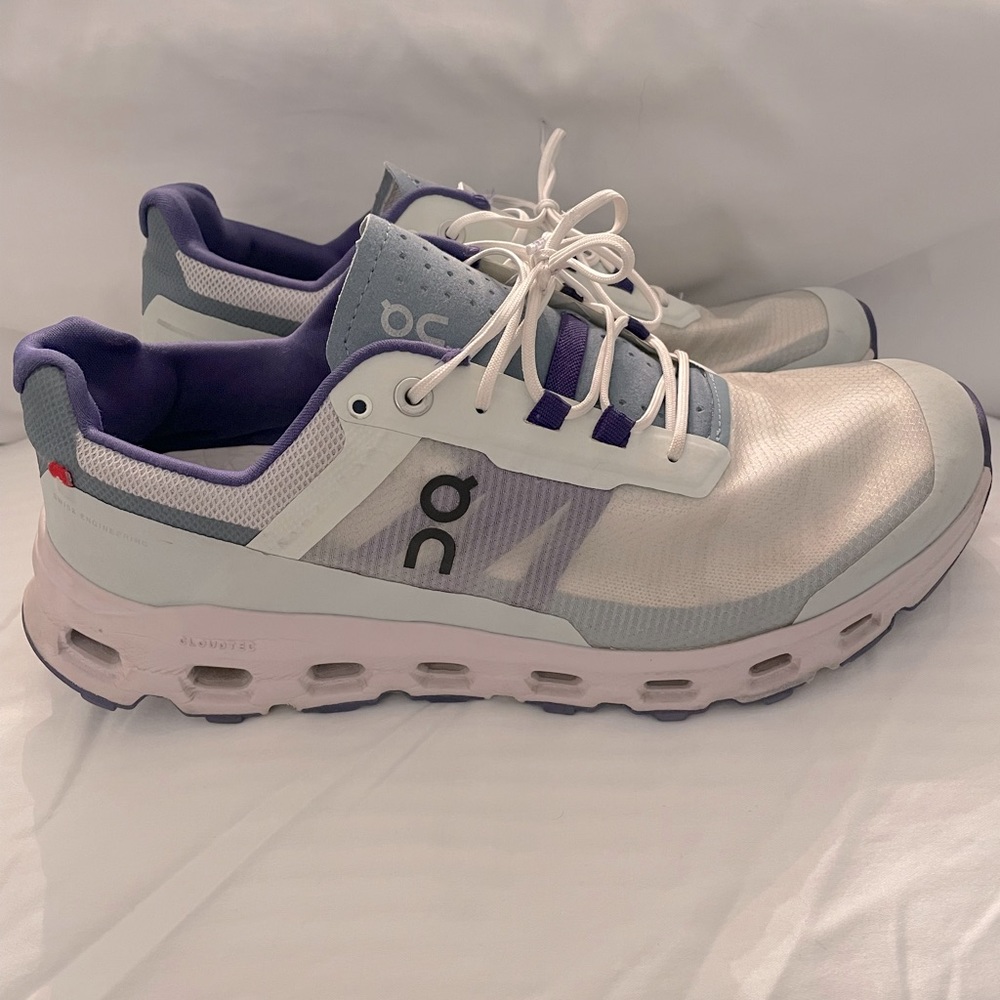 On cloud women’s tennis shoe